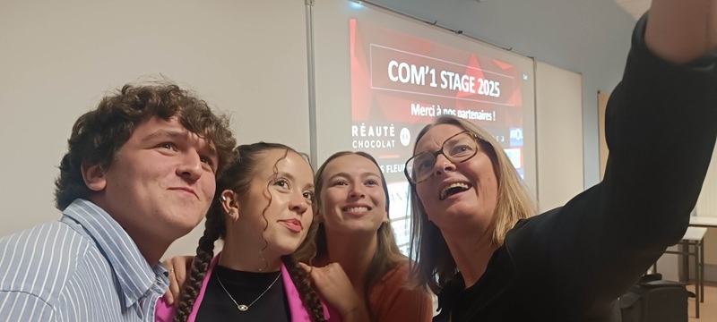 COM1 STAGE (4)